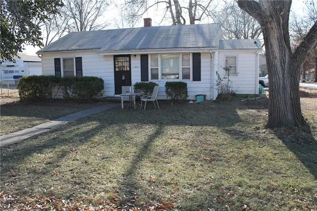 $150,000 | 305 Southwest 8th Street, Oak Grove, MO 64075