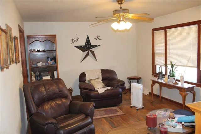 $150,000 | 305 Southwest 8th Street, Oak Grove, MO 64075