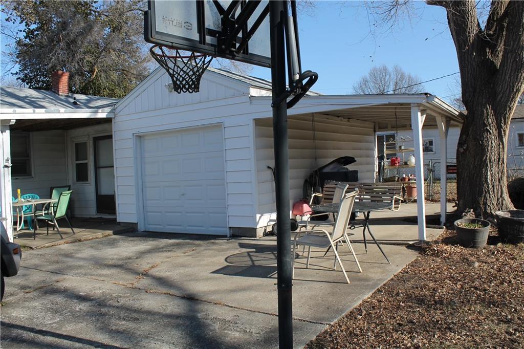 305 Southwest 8th Street Oak Grove, MO 64075 - Photo 2 of 23