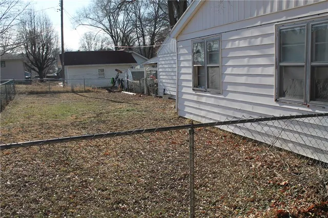 $150,000 | 305 Southwest 8th Street, Oak Grove, MO 64075