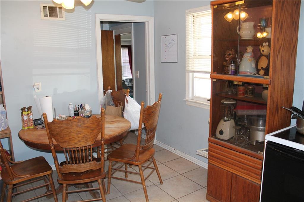 305 Southwest 8th Street Oak Grove, MO 64075 - Photo 7 of 23