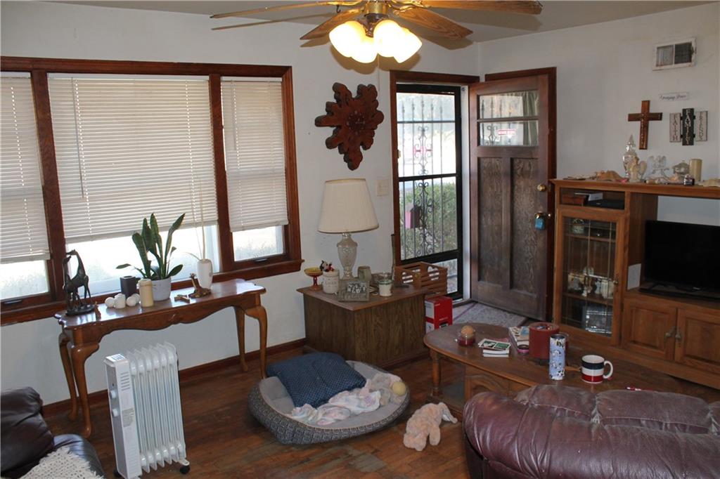 305 Southwest 8th Street Oak Grove, MO 64075 - Photo 10 of 23