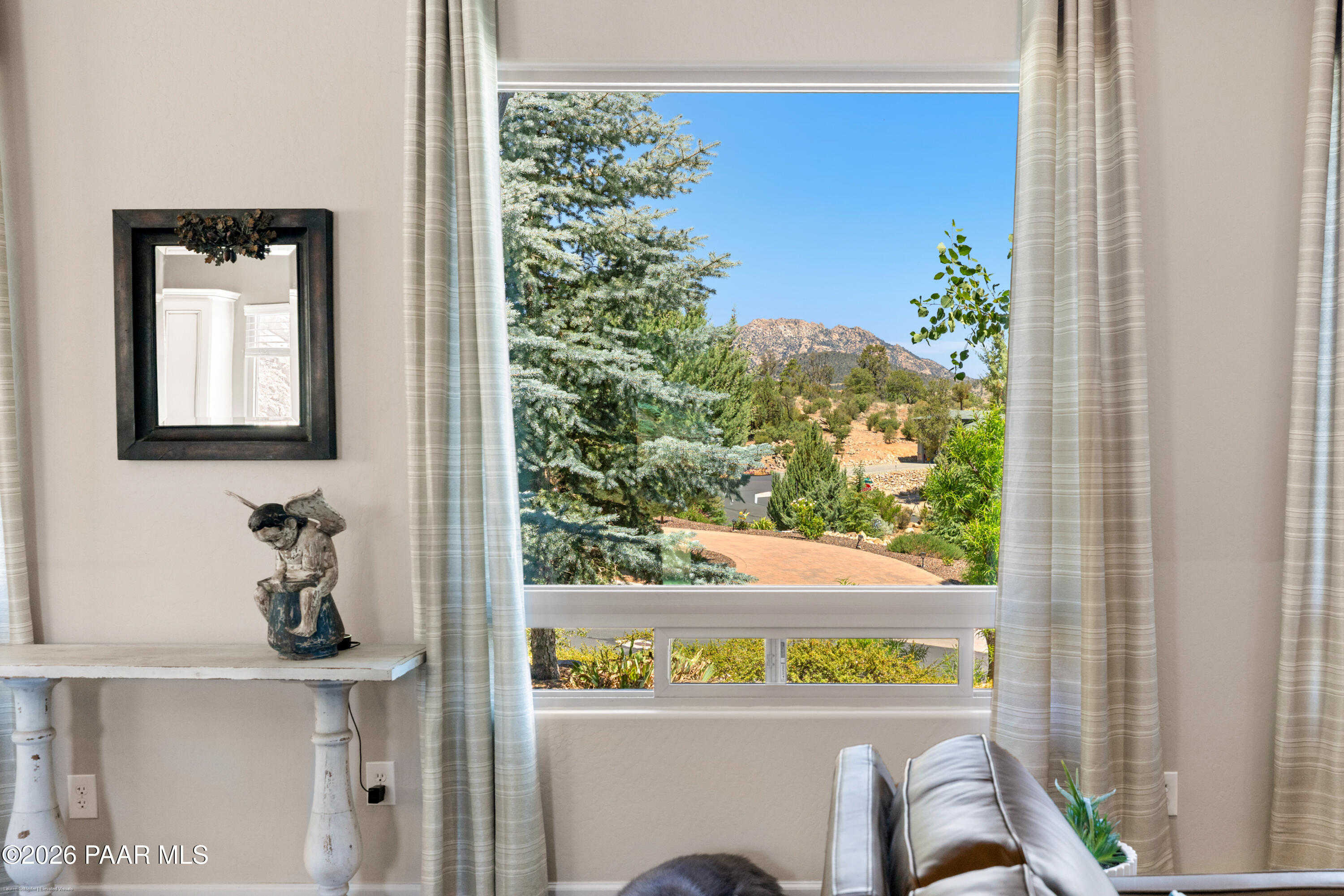 1931 Perfect Place Prescott, AZ 86305 - Photo 7 of 49 07-Living View