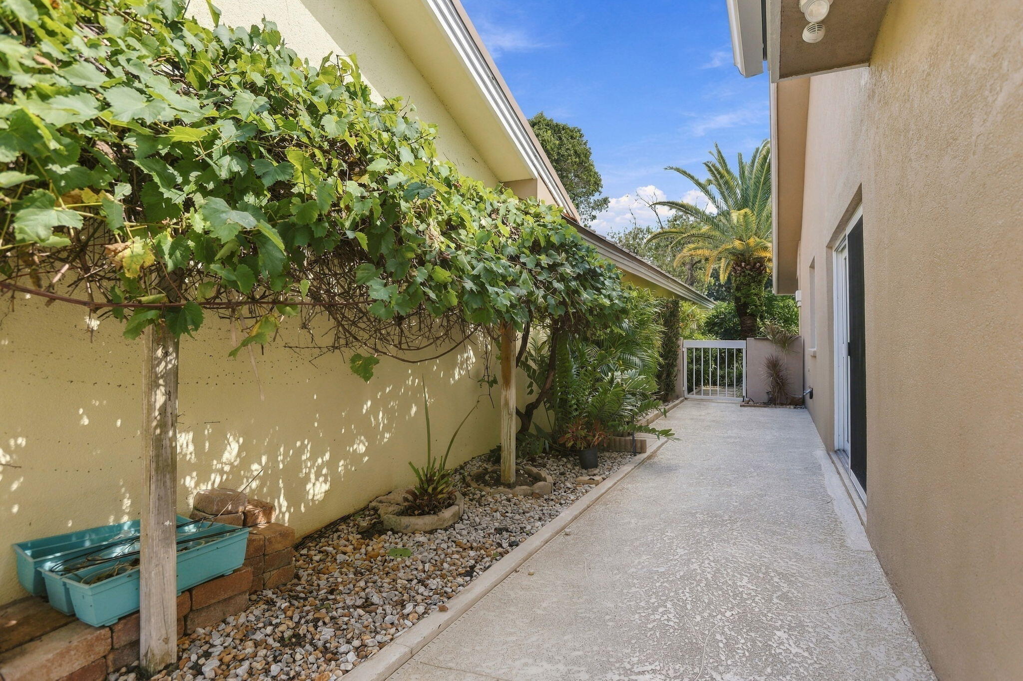 352 River Edge Road Jupiter, FL 33477 - Photo 36 of 72 34-web-or-mls-0V8A7136