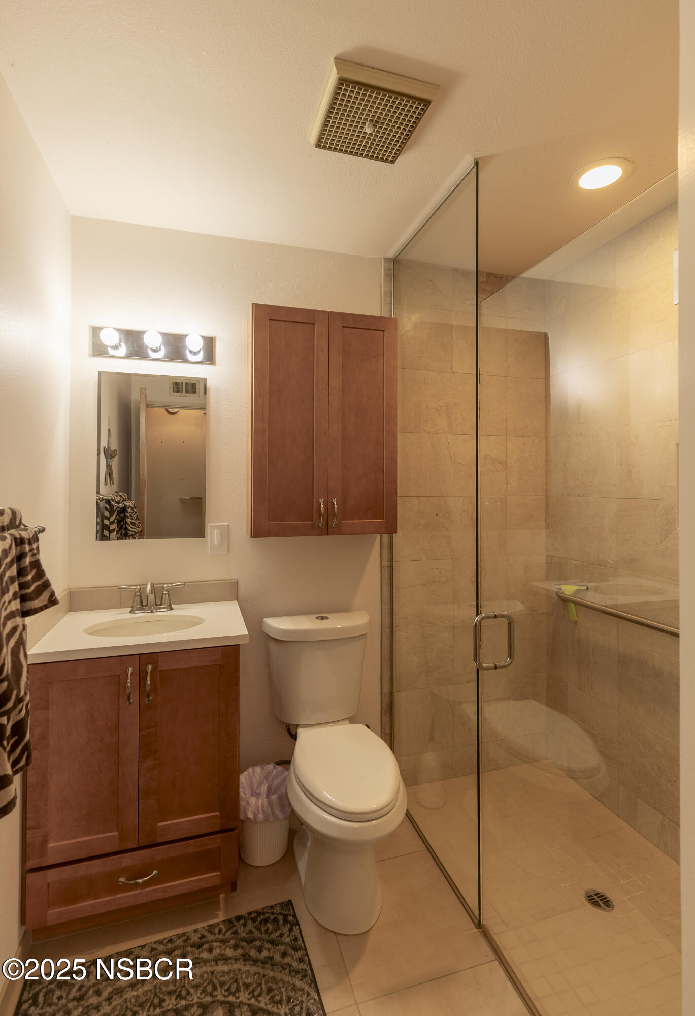 3361 Via Elba Lompoc, CA 93436 - Photo 17 of 40 a bathroom with a toilet a sink and shower
