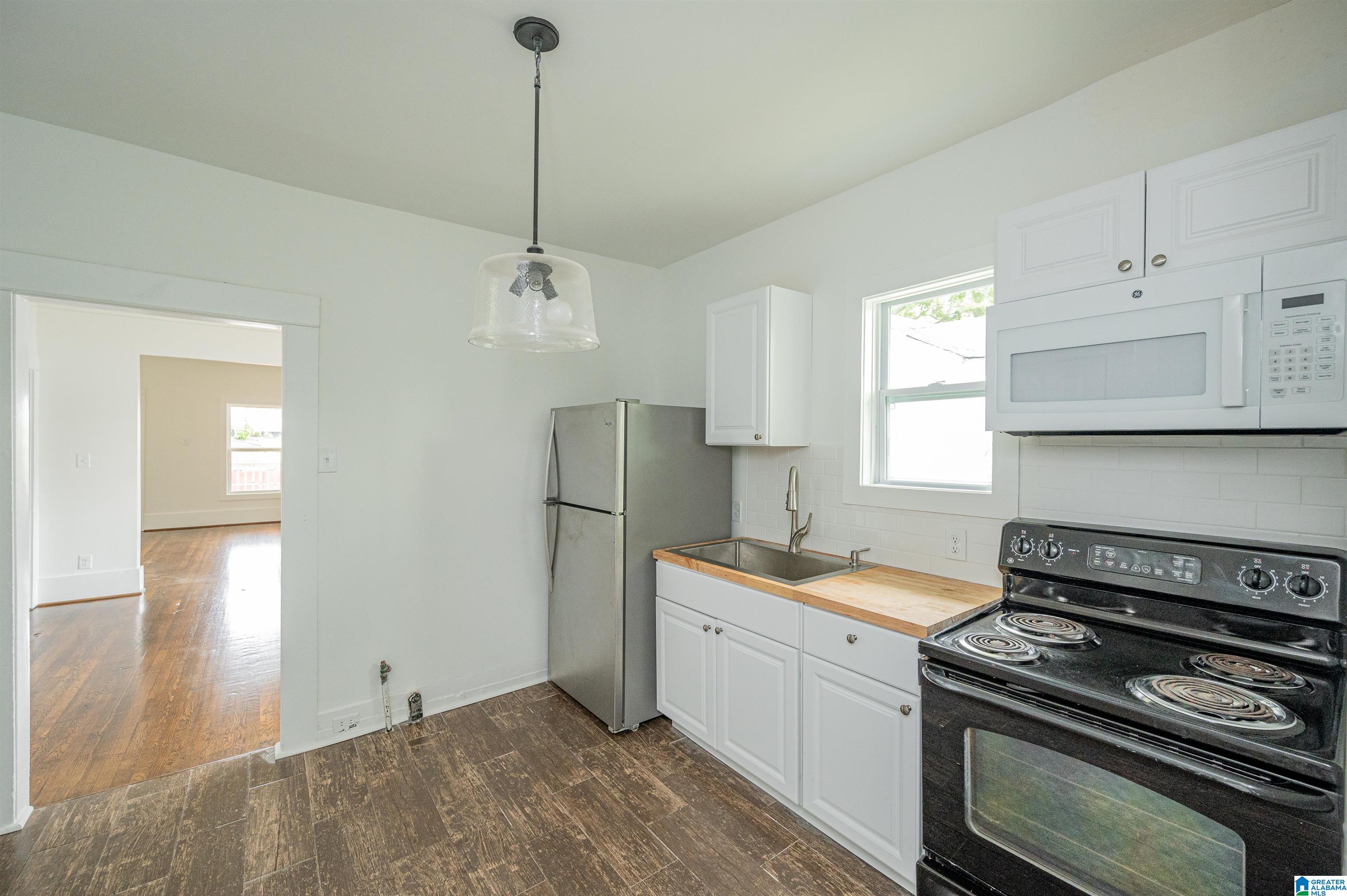 932 Valley Rd Place Birmingham, AL 35208 - Photo 15 of 32