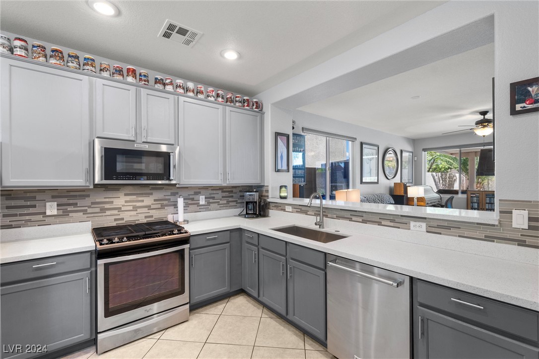 732 Beechwheat Way Henderson, NV 89015 - Photo 4 of 38