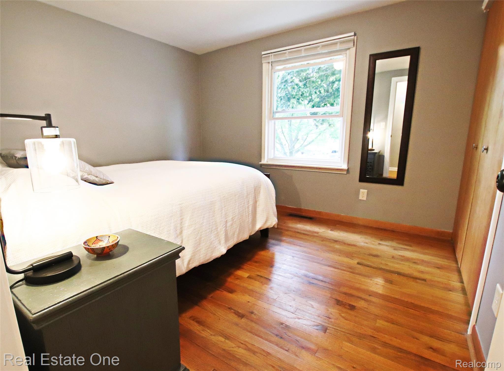 1945 Dawn Ridge Road Walled Lake, MI 48390 - Photo 24 of 46 IMG_2105.jpg