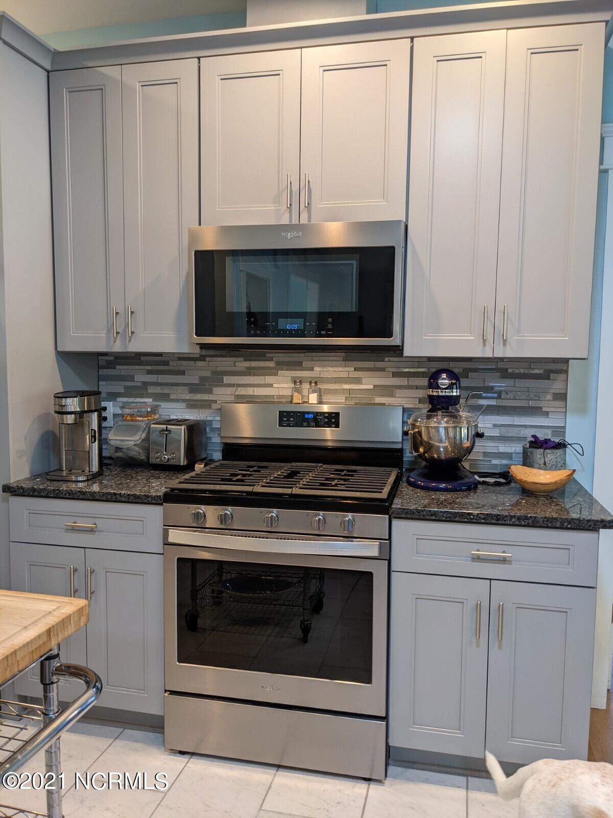 311 Livingston Court Holly Ridge, NC 28445 - Photo 11 of 30 Kitchen