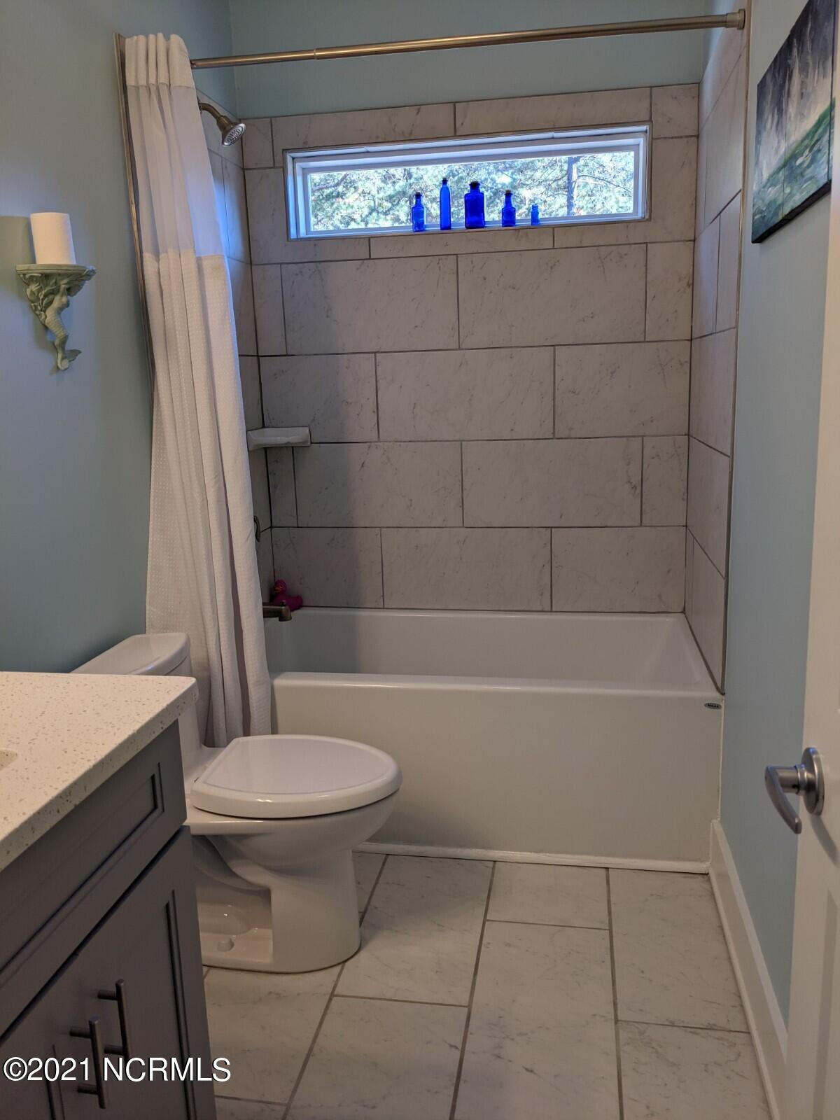 311 Livingston Court Holly Ridge, NC 28445 - Photo 20 of 30 Guest Bath