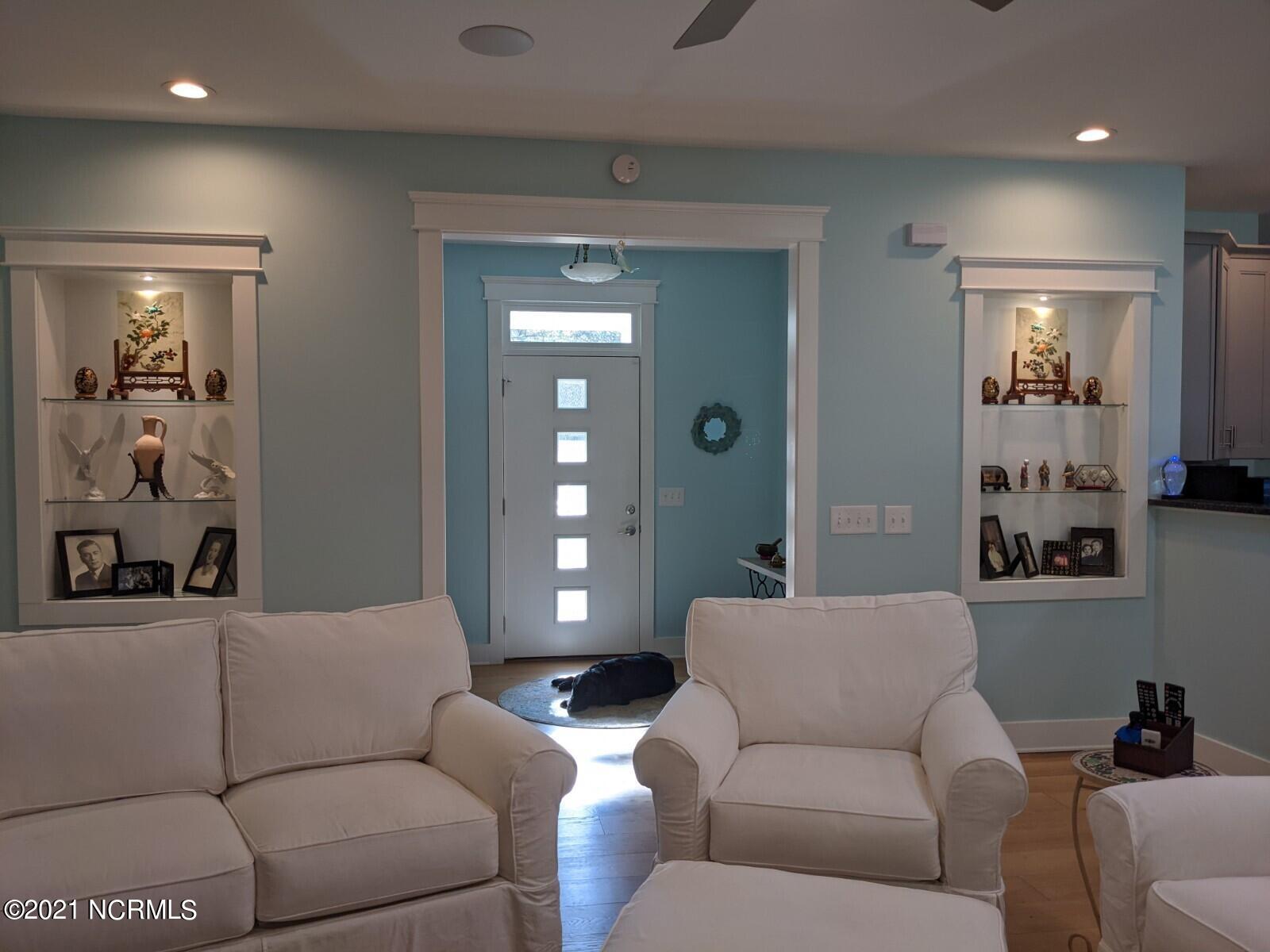311 Livingston Court Holly Ridge, NC 28445 - Photo 5 of 30 Living Room