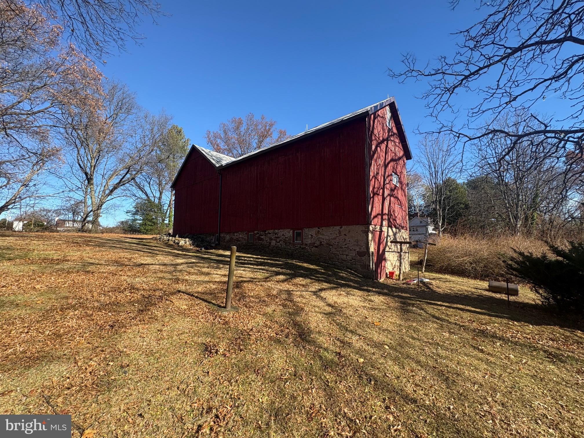 1304 Second Street Pike Richboro, PA 18954 - Photo 8 of 10 a backyard of a house