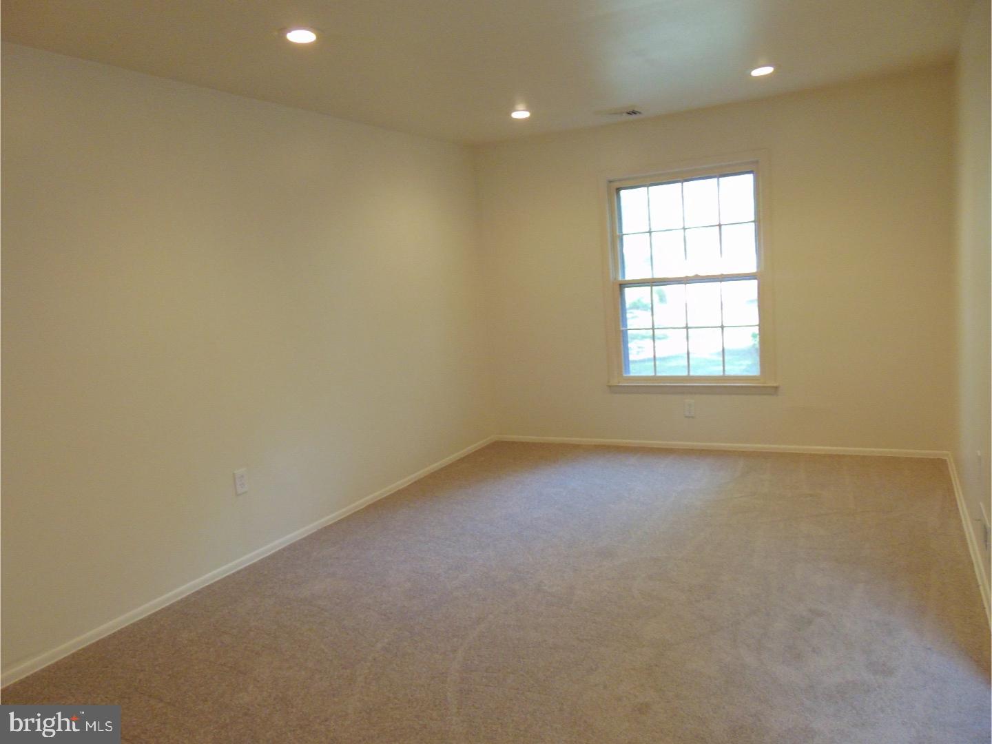 308 Balsam Road Williamstown, NJ 08094 - Photo 4 of 19 Family Room