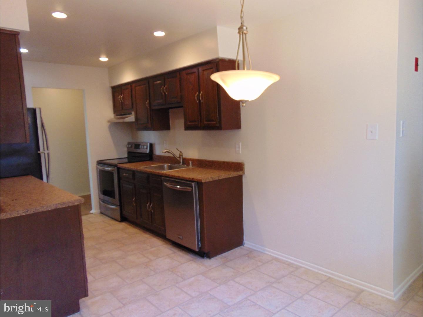 308 Balsam Road Williamstown, NJ 08094 - Photo 5 of 19 Kitchen