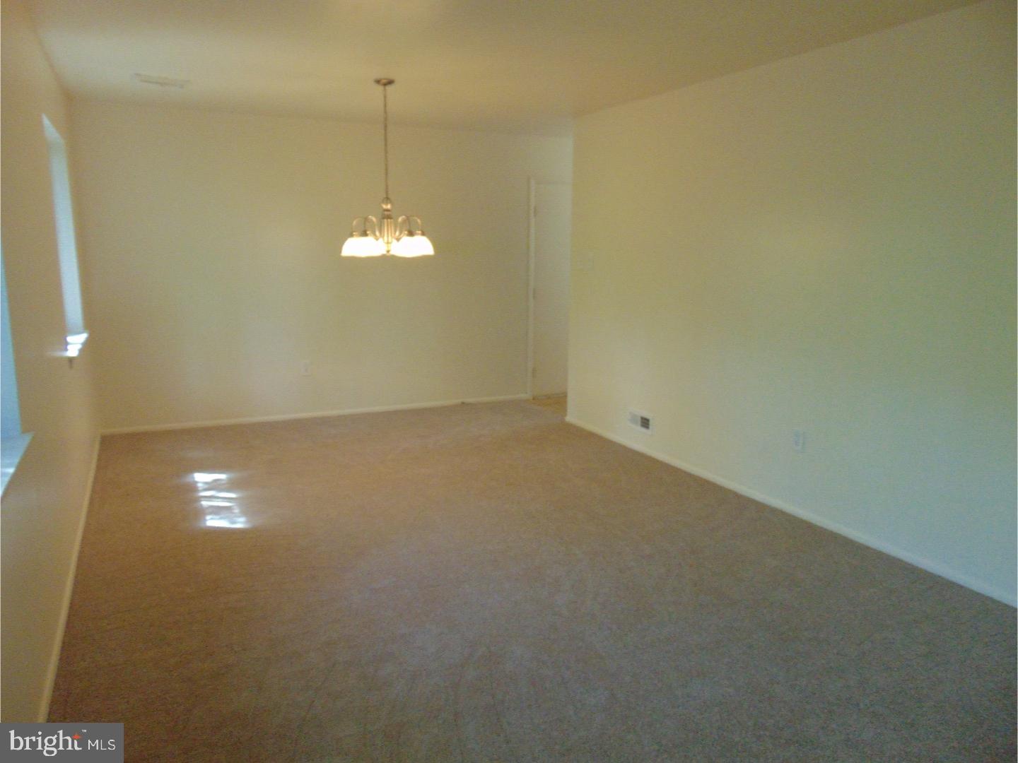 308 Balsam Road Williamstown, NJ 08094 - Photo 8 of 19 Living Room