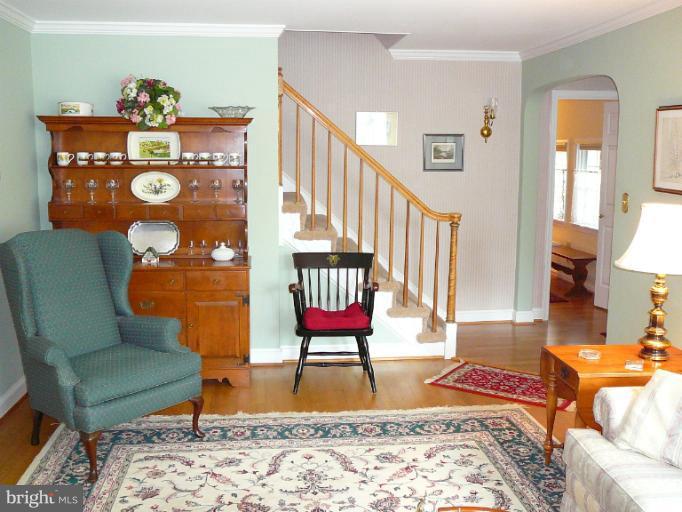 2109 Ross Road Silver Spring, MD 20910 - Photo 22 of 25 Living Room