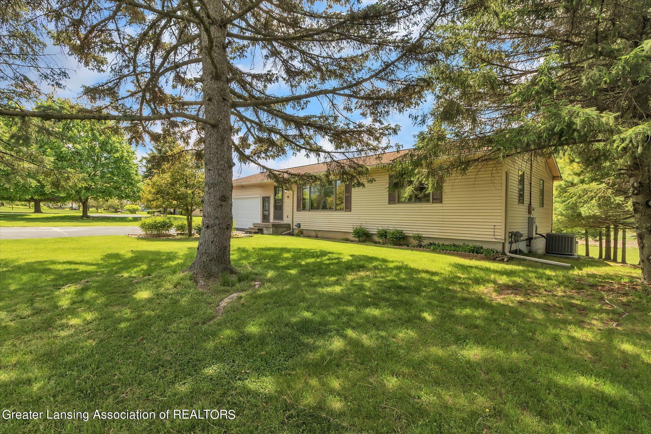 15200 Airport Road Lansing, MI 48906 - Photo 3 of 52 04-15200-Airport-WindowStill-Real-Estate