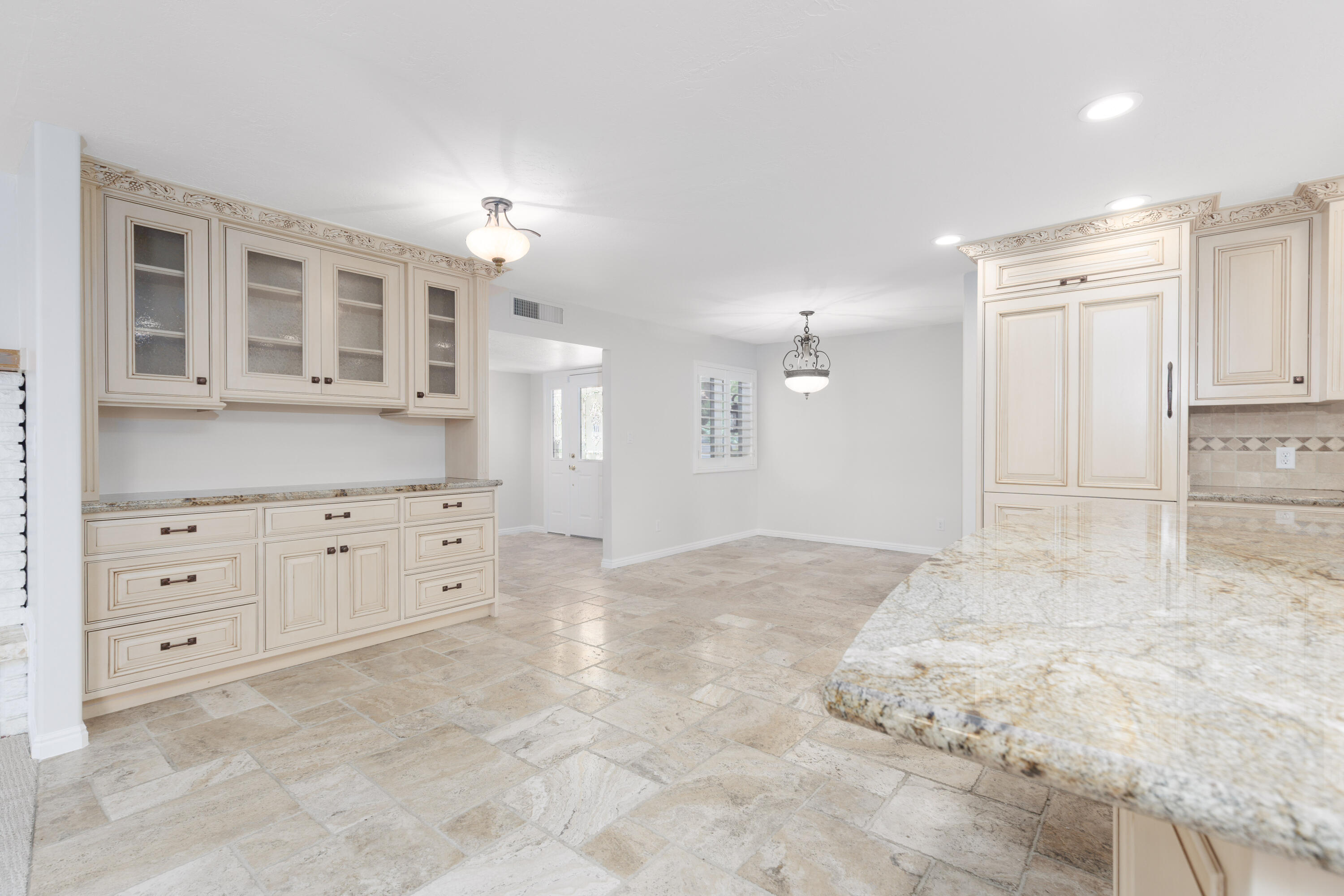 539 Diagonal Street St. George, UT 84770 - Photo 16 of 40 16 - Dining Room
