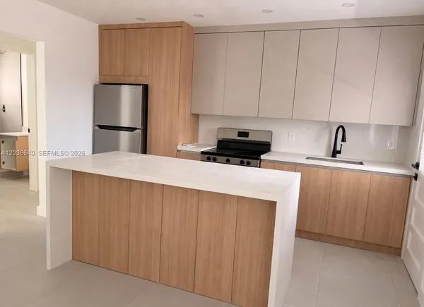 $2,350 | 550 Southwest 10th Street, Unit 7, Miami, FL 33130