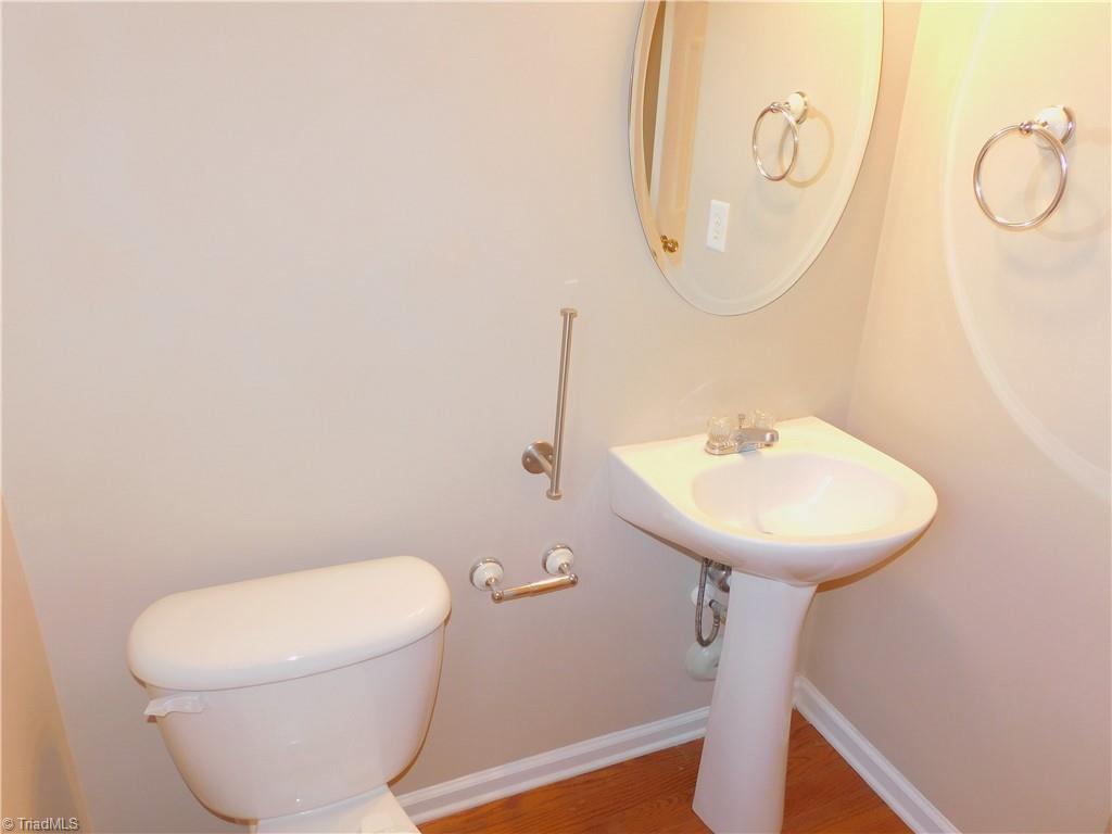 1300 Pondhaven Drive High Point, NC 27265 - Photo 13 of 32