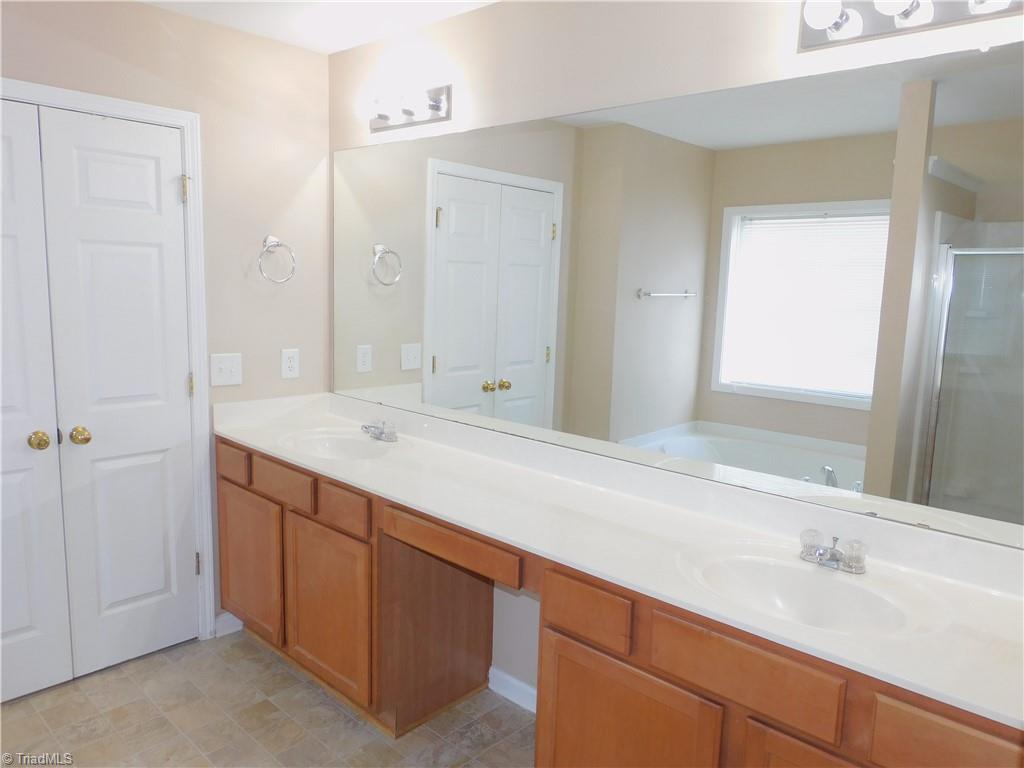 1300 Pondhaven Drive High Point, NC 27265 - Photo 17 of 32