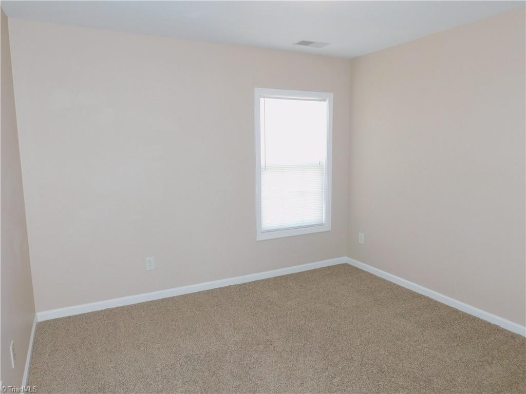 1300 Pondhaven Drive High Point, NC 27265 - Photo 23 of 32