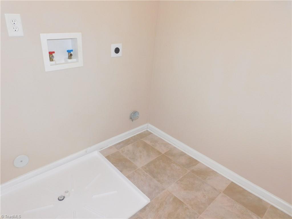 1300 Pondhaven Drive High Point, NC 27265 - Photo 30 of 32