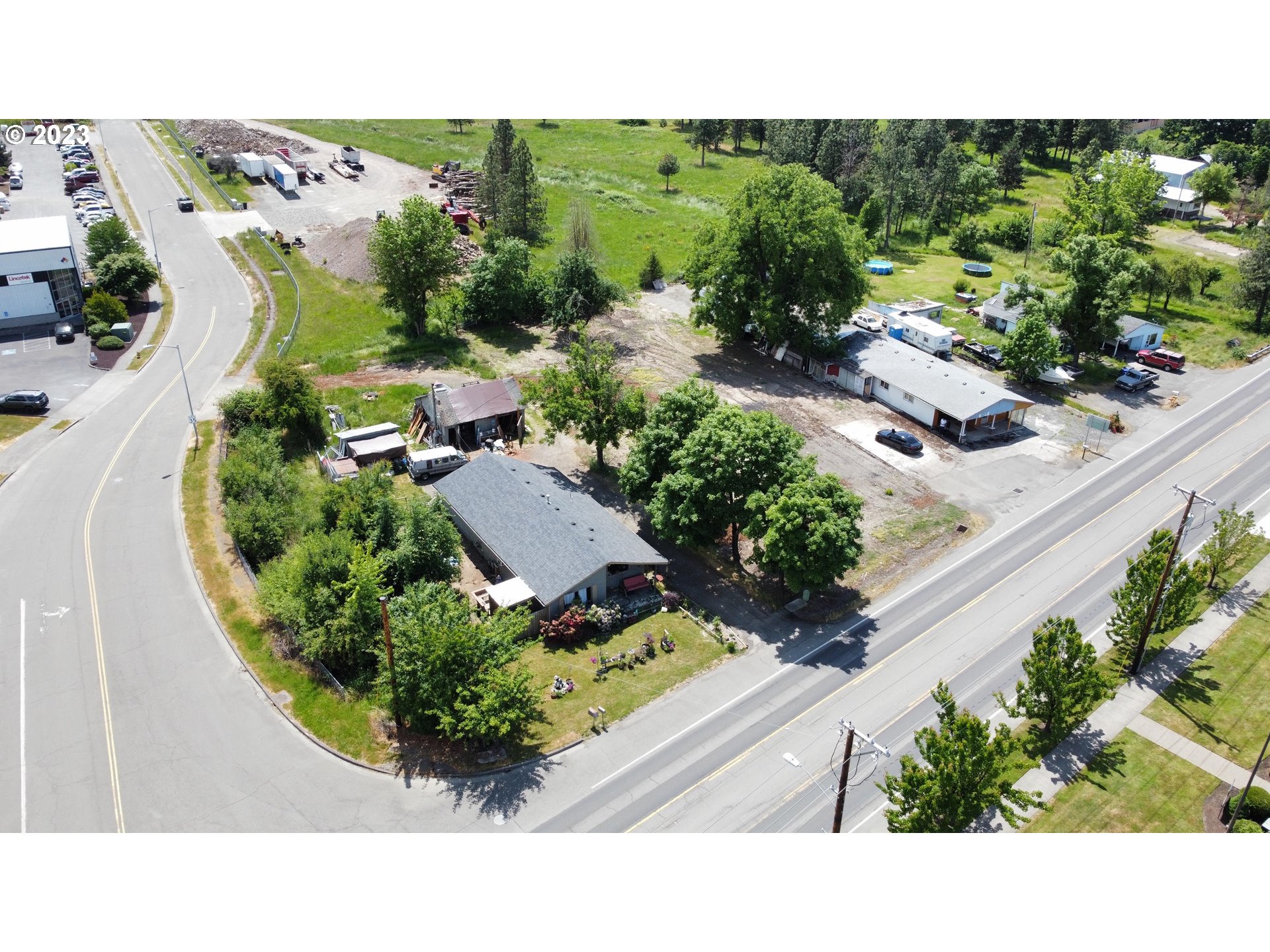 1406 West Main Street Molalla, OR 97038 - Photo 3 of 4