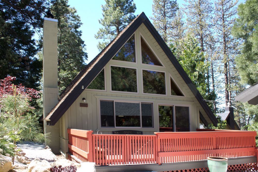 55425 Howland Road Idyllwild, CA 92549 - Photo 3 of 17 a view of a house with a yard