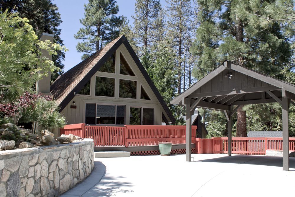 55425 Howland Road Idyllwild, CA 92549 - Photo 4 of 17 a front view of a house with a yard