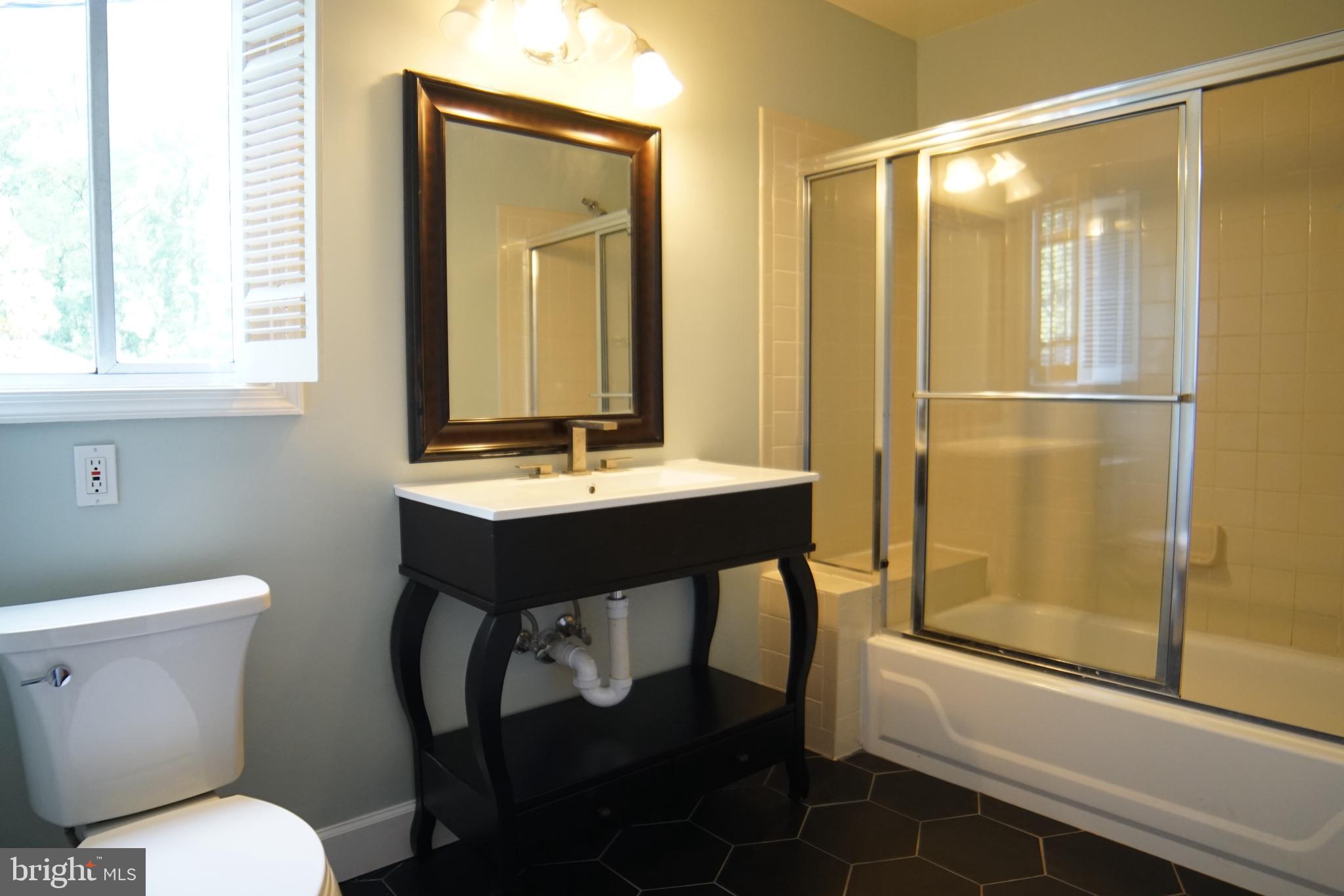 9221 Fernwood Road Bethesda, MD 20817 - Photo 4 of 9 Gallery Image 4