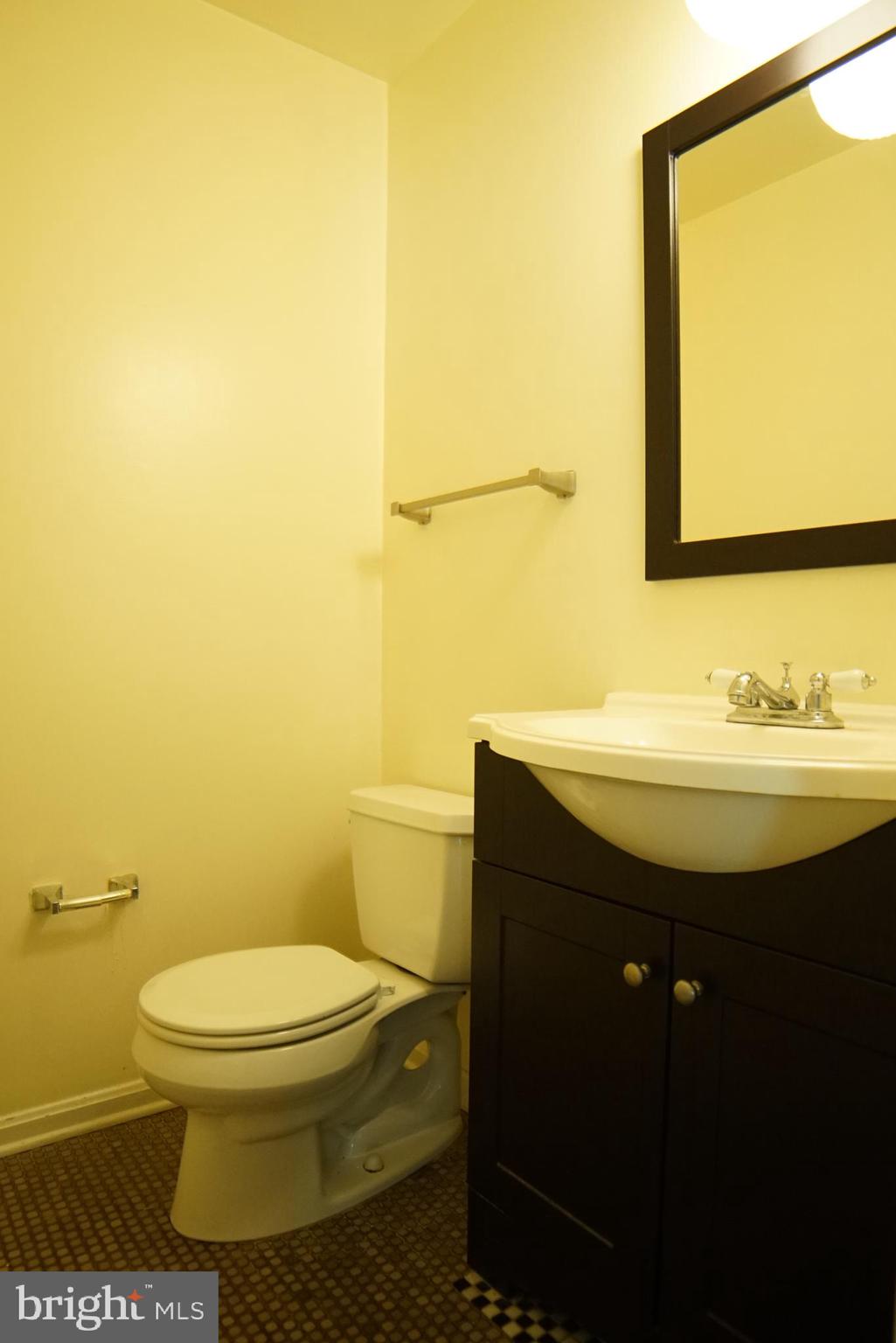 9221 Fernwood Road Bethesda, MD 20817 - Photo 5 of 9 Gallery Image 5