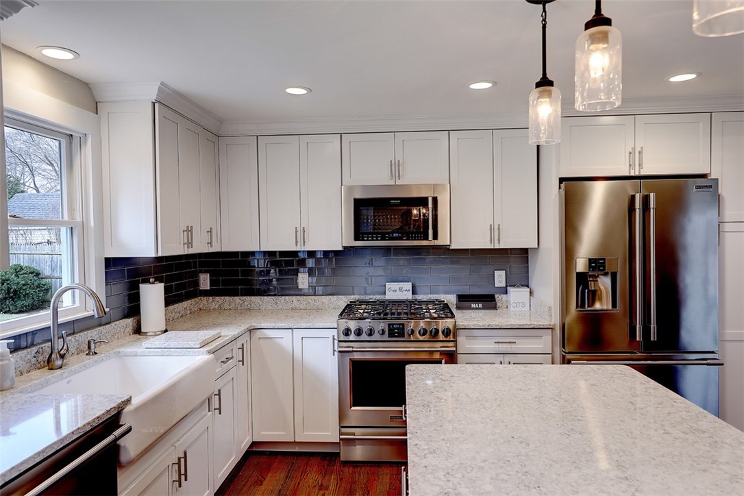 45 Chapin Road Barrington, RI 02806 - Photo 3 of 21
