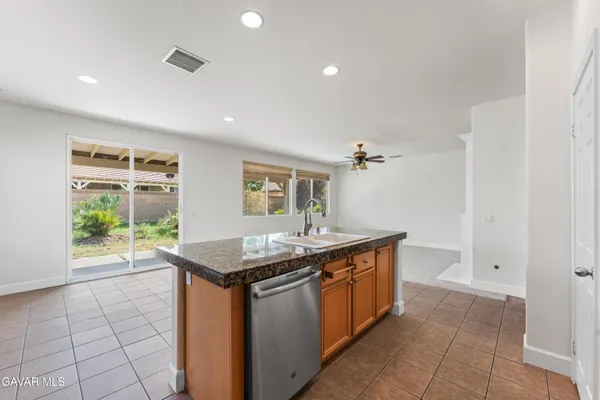 $520,000 | 6304 Starview Drive, Lancaster, CA 93536