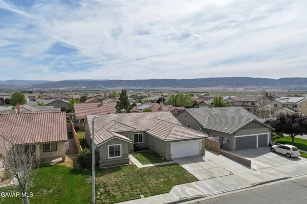 $520,000 | 6304 Starview Drive, Lancaster, CA 93536