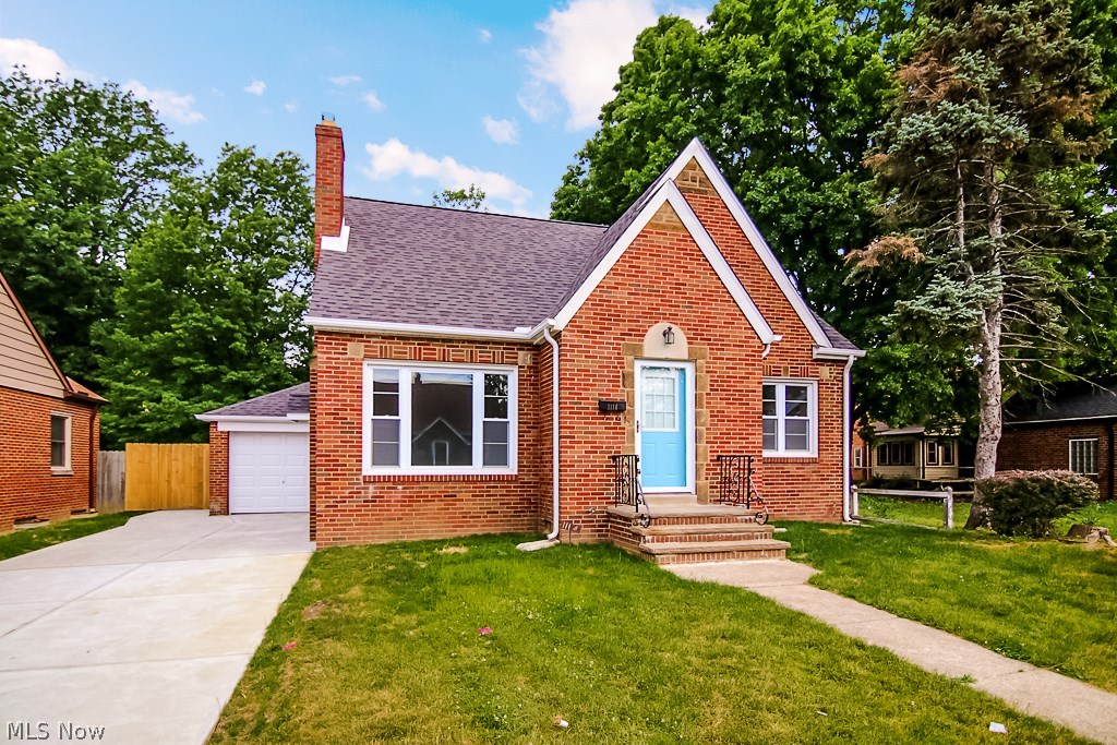 1114 Villaview Road Cleveland, OH 44119 - Photo 1 of 35 Gallery Image 1