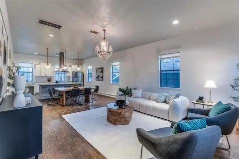 $560,000 | 1405 Mccoy Street, Unit 4U, Dallas, TX 75204
