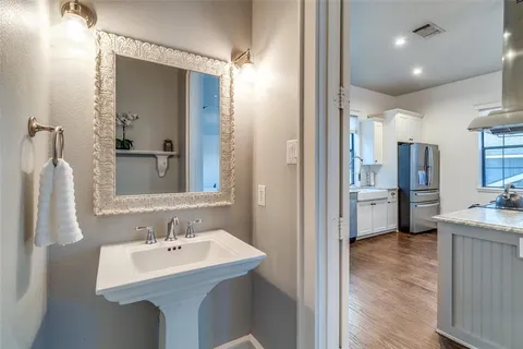 $560,000 | 1405 Mccoy Street, Unit 4U, Dallas, TX 75204
