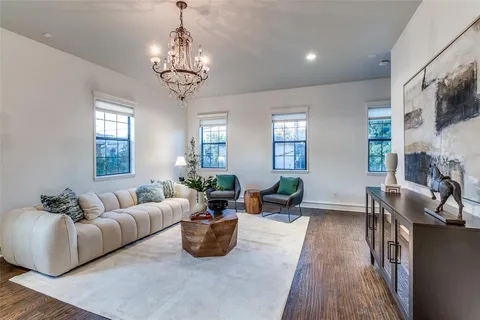 $560,000 | 1405 Mccoy Street, Unit 4U, Dallas, TX 75204