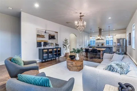 $560,000 | 1405 Mccoy Street, Unit 4U, Dallas, TX 75204
