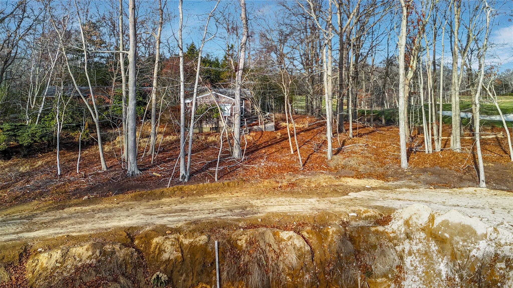 2885 Deerfield Road Sag Harbor, NY 11963 - Photo 7 of 19 Side of house from new construction property