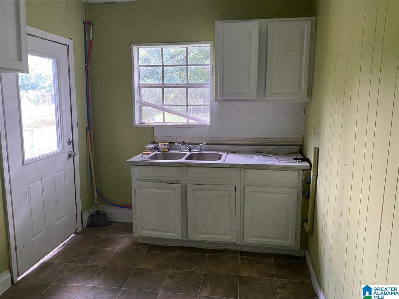 129a 60th Street Fairfield, AL 35064 - Photo 4 of 8