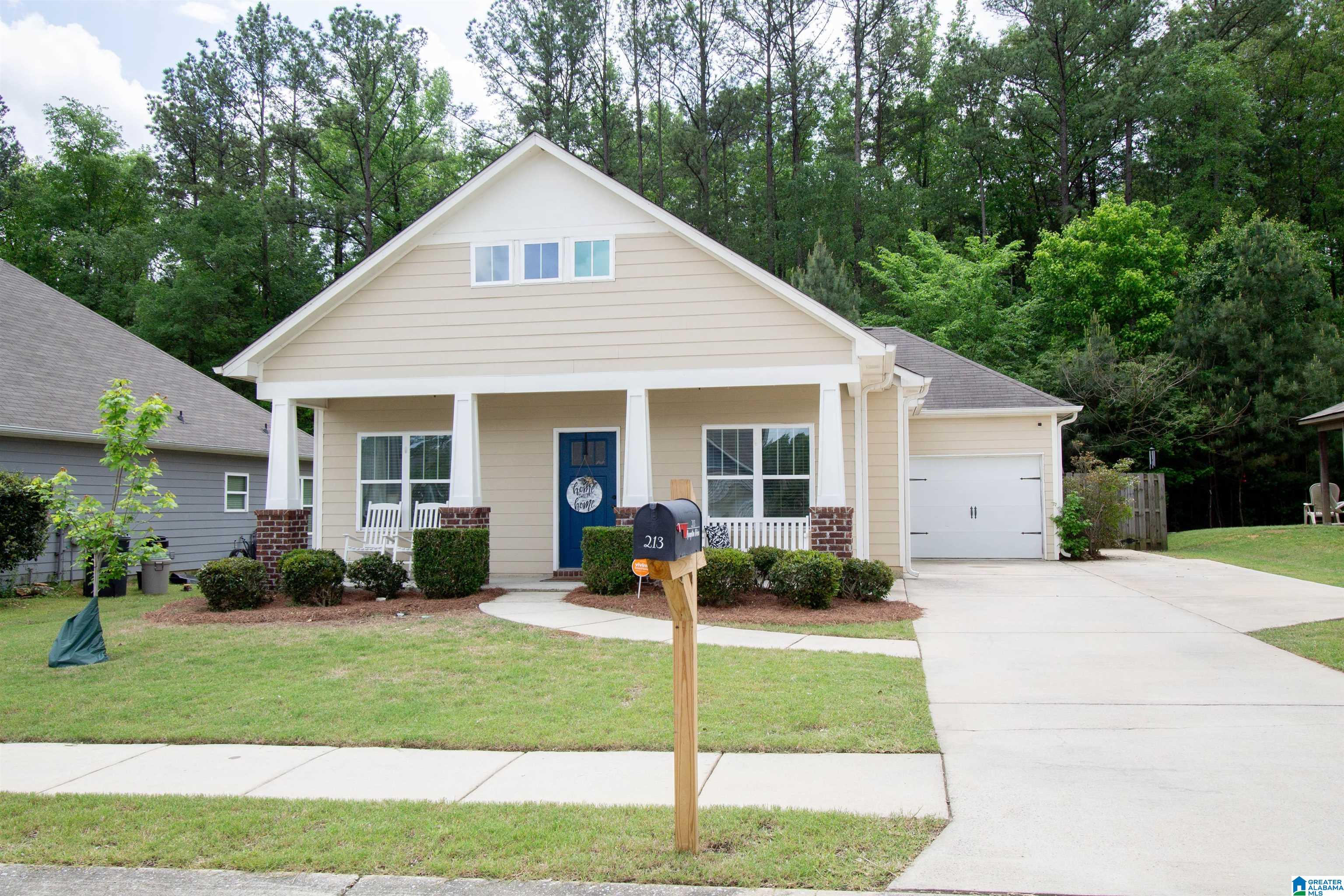 213 Hampton Drive Calera, AL 35040 - Photo 2 of 33
