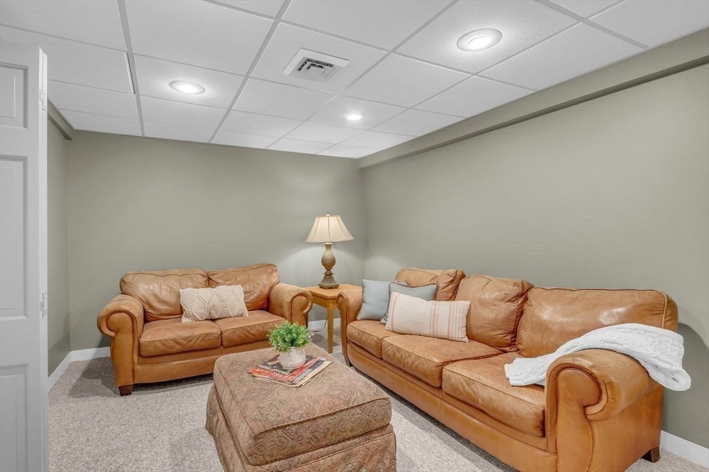 72 Stage Coach Road North Andover, MA 01845 - Photo 31 of 42 Gallery Image 31