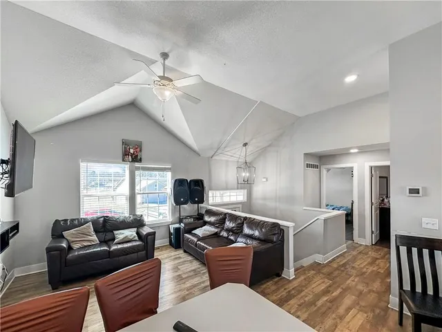 $285,000 | 4718 East 135th Street, Grandview, MO 64030