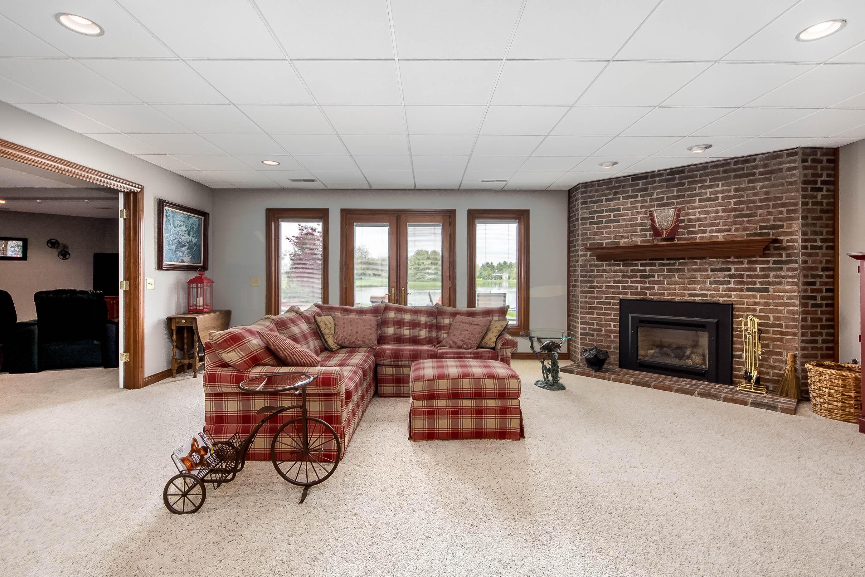 5740 South Section Line Road Delaware, OH 43015 - Photo 4 of 68 Gallery Image 4