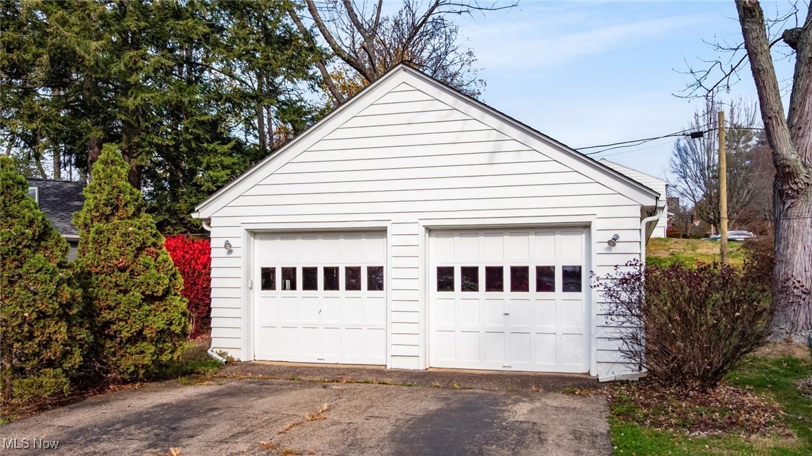427 Harding Road Zanesville, OH 43701 - Photo 21 of 23 View of detached garage