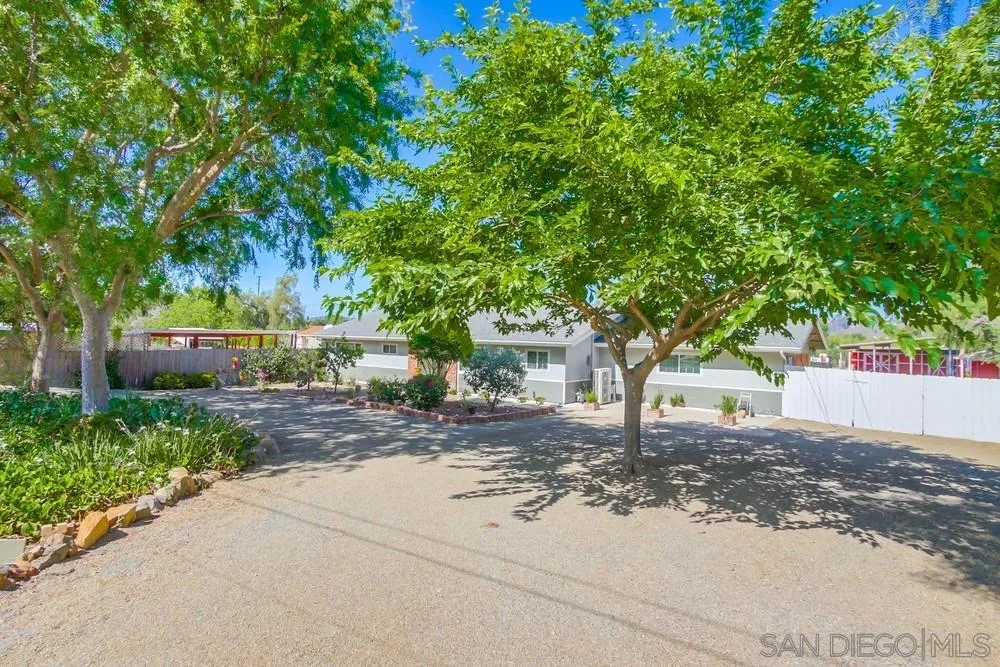 13918 Putney Road Poway, CA 92064 - Photo 13 of 69 Gallery Image 13