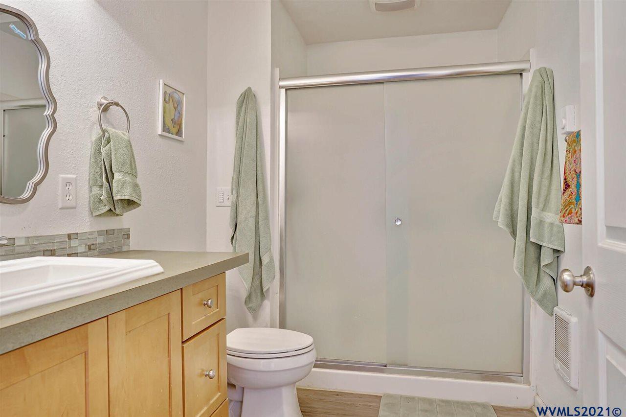 1327 Southeast Howe Street Dallas, OR 97338 - Photo 17 of 29 Gallery Image 17