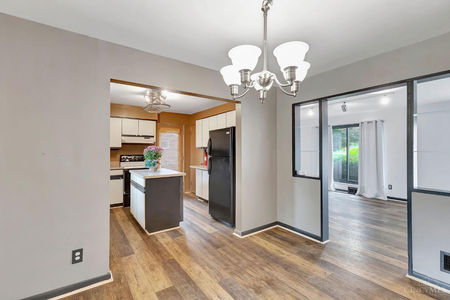 2040 Ebenezer Road Cincinnati, OH 45233 - Photo 14 of 42